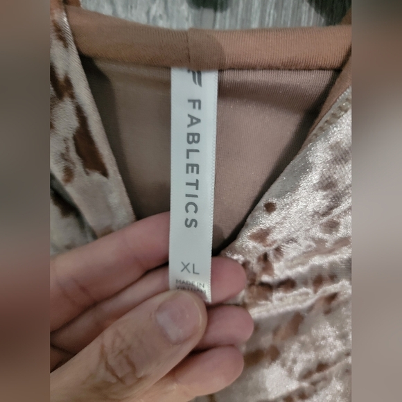 Fabletic velore champagne colored zip hoodie. Size XL. - Picture 3 of 5